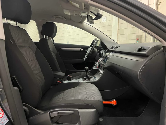 Volkswagen passat variant 2.0 tdi comfortline bluemotion 140pk 2012, 31-tng-7 - afbeelding 41 van  52