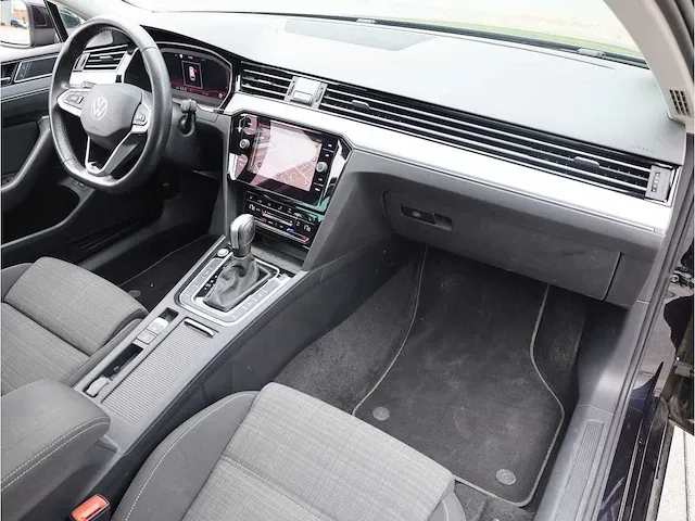 Volkswagen passat variant 2.0 tsi automaat 2021 panoramadak virtual cockpit 360°camera dodehoeksensor - afbeelding 6 van  39