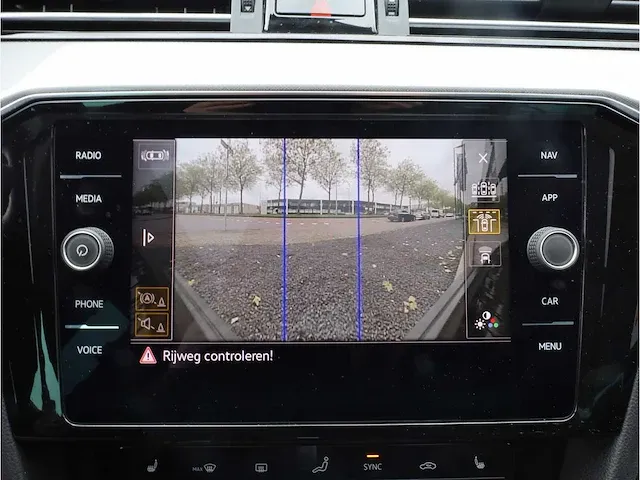Volkswagen passat variant 2.0 tsi automaat 2021 panoramadak virtual cockpit 360°camera dodehoeksensor - afbeelding 16 van  39