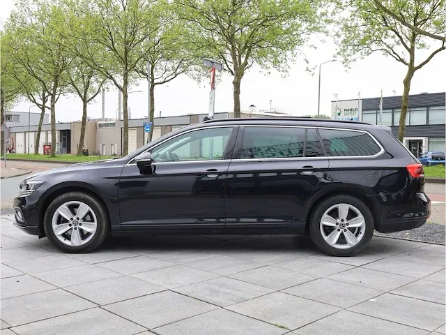 Volkswagen passat variant 2.0 tsi automaat 2021 panoramadak virtual cockpit 360°camera dodehoeksensor - afbeelding 12 van  39