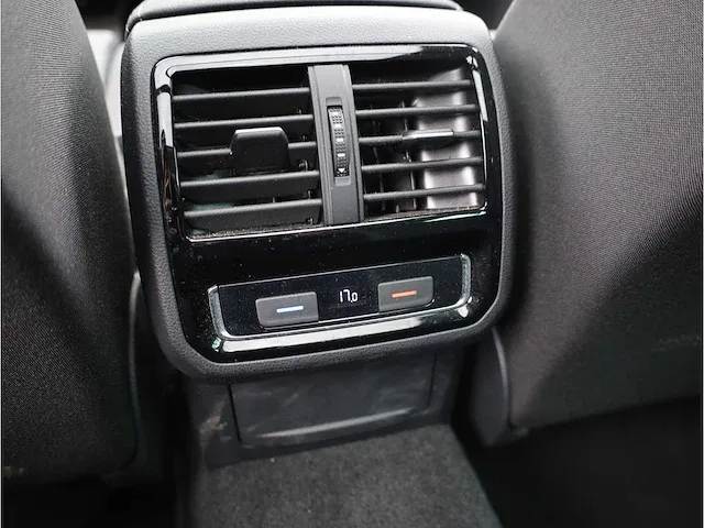 Volkswagen passat variant 2.0 tsi automaat 2021 panoramadak virtual cockpit 360°camera dodehoeksensor - afbeelding 24 van  39