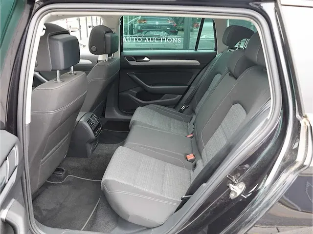 Volkswagen passat variant 2.0 tsi automaat 2021 panoramadak virtual cockpit 360°camera dodehoeksensor - afbeelding 33 van  39
