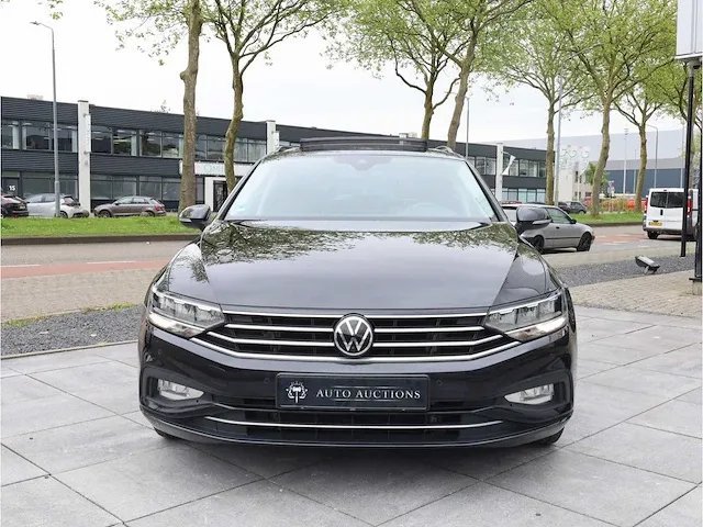 Volkswagen passat variant 2.0 tsi automaat 2021 panoramadak virtual cockpit 360°camera dodehoeksensor - afbeelding 38 van  39