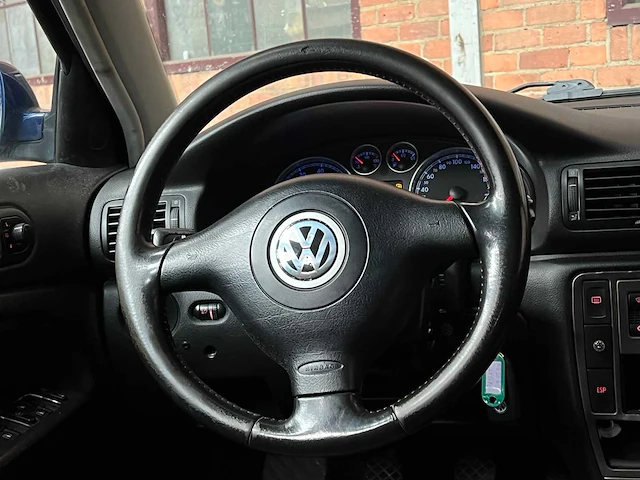 Volkswagen passat variant 2.3 v5 trendline 170pk 2001, 89-gt-dh - afbeelding 11 van  41