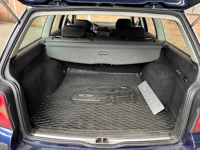 Volkswagen passat variant 2.3 v5 trendline 170pk 2001, 89-gt-dh - afbeelding 22 van  41