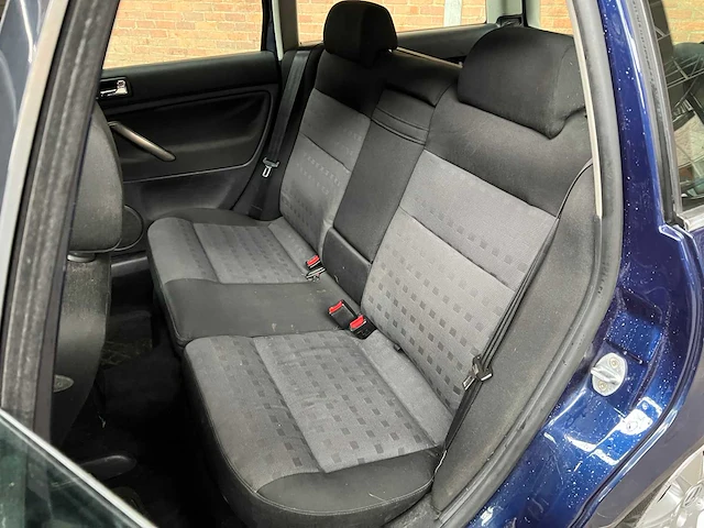 Volkswagen passat variant 2.3 v5 trendline 170pk 2001, 89-gt-dh - afbeelding 27 van  41