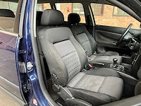 Volkswagen passat variant 2.3 v5 trendline 170pk 2001, 89-gt-dh - afbeelding 28 van  41