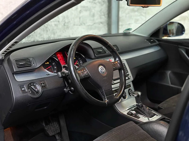 Volkswagen passat variant 3.2 v6 highl. bns 4m 250pk 2007, 79-xf-vs - afbeelding 9 van  41