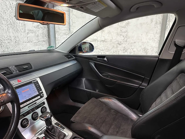Volkswagen passat variant 3.2 v6 highl. bns 4m 250pk 2007, 79-xf-vs - afbeelding 11 van  41