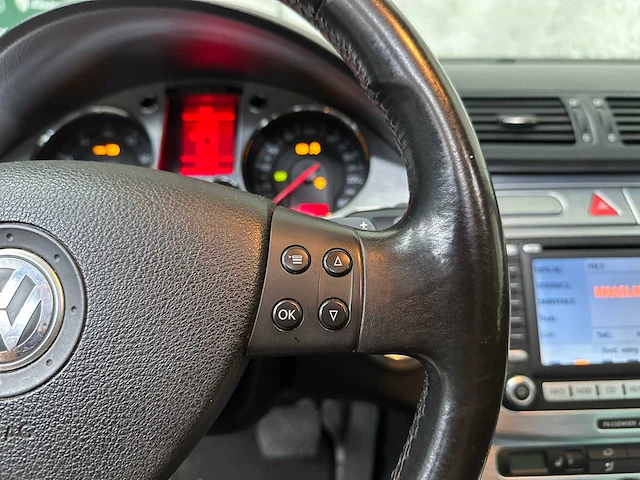 Volkswagen passat variant 3.2 v6 highl. bns 4m 250pk 2007, 79-xf-vs - afbeelding 15 van  41