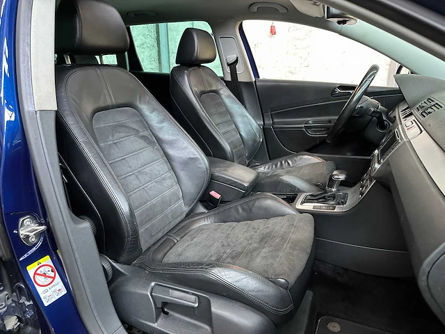 Volkswagen passat variant 3.2 v6 highl. bns 4m 250pk 2007, 79-xf-vs - afbeelding 32 van  41