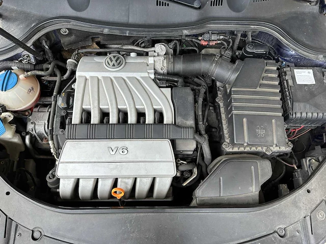 Volkswagen passat variant 3.2 v6 highl. bns 4m 250pk 2007, 79-xf-vs - afbeelding 35 van  41