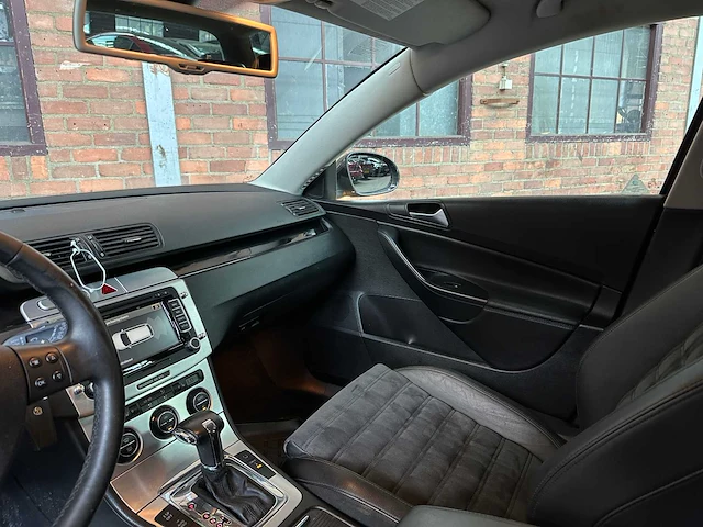 Volkswagen passat variant 3.2 v6 highline 4m r32 250pk 2009, 89-hng-2 - afbeelding 11 van  41