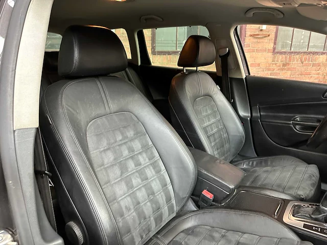 Volkswagen passat variant 3.2 v6 highline 4m r32 250pk 2009, 89-hng-2 - afbeelding 33 van  41