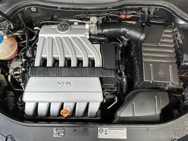 Volkswagen passat variant 3.2 v6 highline 4m r32 250pk 2009, 89-hng-2 - afbeelding 35 van  41