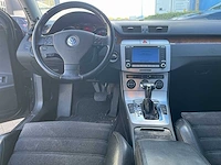 Volkswagen passat variant 3.2 v6 highline 4motion 2007 | 93-xb-kr - afbeelding 17 van  28