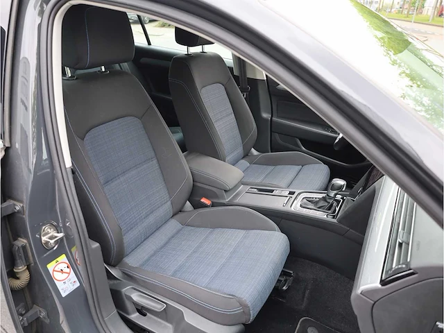 Volkswagen passat variant gte 1.4 tsi phev 218pk automaat 2020 - afbeelding 24 van  38