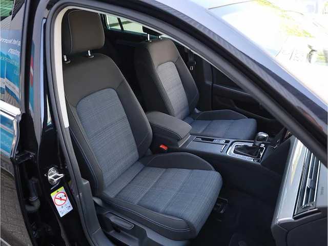 Volkswagen passat variant gte 1.4 tsi phev 218pk automaat 2020 - afbeelding 27 van  34