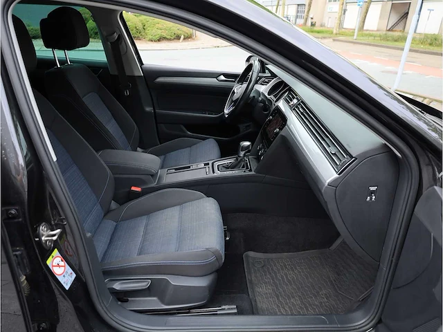 Volkswagen passat variant gte 1.4 tsi phev 218pk automaat 2020 - afbeelding 27 van  40