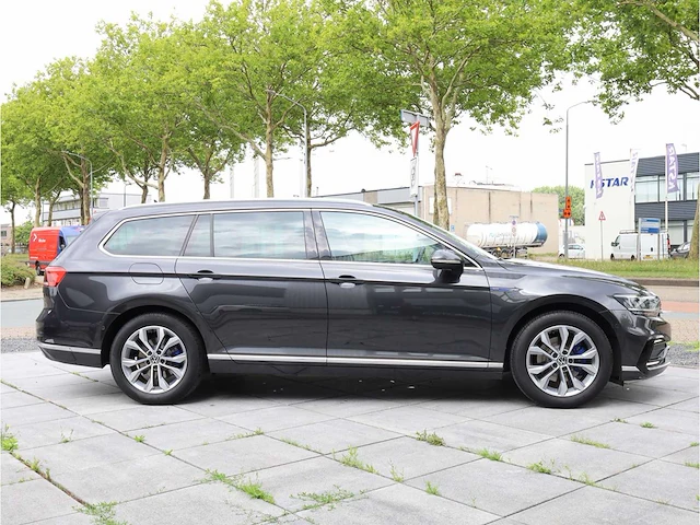 Volkswagen passat variant gte 1.4 tsi phev 218pk automaat 2020 - afbeelding 38 van  40