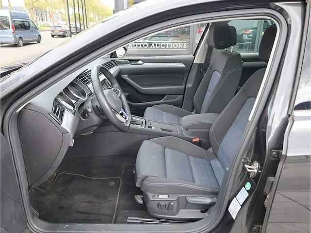 Volkswagen passat variant gte 1.4 tsi phev 218pk automaat 2021 panodak camera massage stoel&stuurverwarming - afbeelding 4 van  33