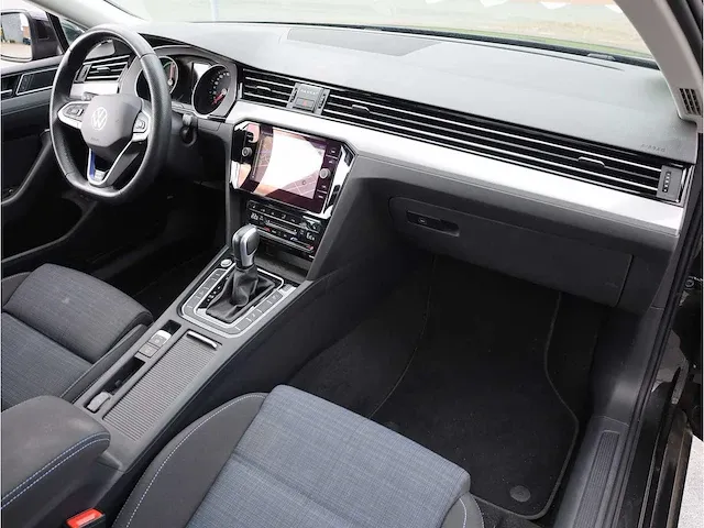 Volkswagen passat variant gte 1.4 tsi phev 218pk automaat 2021 panodak camera massage stoel&stuurverwarming - afbeelding 6 van  33