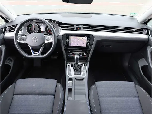 Volkswagen passat variant gte 1.4 tsi phev 218pk automaat 2021 panodak camera massage stoel&stuurverwarming - afbeelding 7 van  33