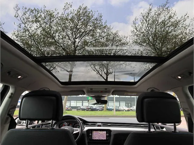 Volkswagen passat variant gte 1.4 tsi phev 218pk automaat 2021 panodak camera massage stoel&stuurverwarming - afbeelding 9 van  33