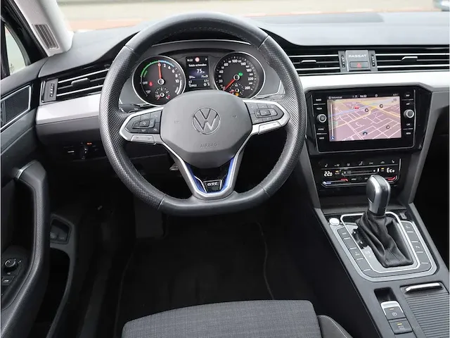 Volkswagen passat variant gte 1.4 tsi phev 218pk automaat 2021 panodak camera massage stoel&stuurverwarming - afbeelding 10 van  33