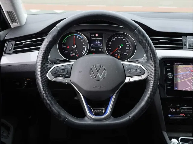 Volkswagen passat variant gte 1.4 tsi phev 218pk automaat 2021 panodak camera massage stoel&stuurverwarming - afbeelding 11 van  33