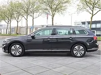 Volkswagen passat variant gte 1.4 tsi phev 218pk automaat 2021 panodak camera massage stoel&stuurverwarming - afbeelding 12 van  33