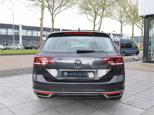 Volkswagen passat variant gte 1.4 tsi phev 218pk automaat 2021 panodak camera massage stoel&stuurverwarming - afbeelding 28 van  33