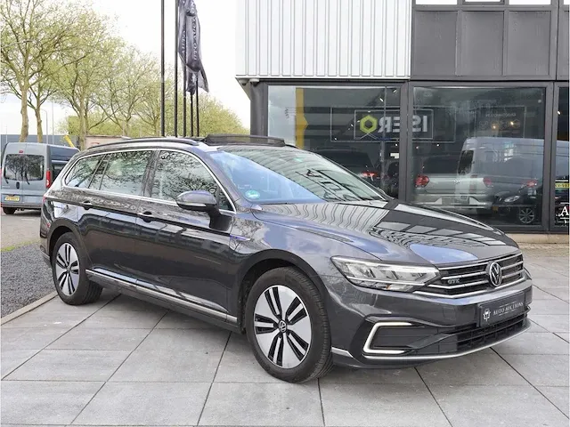 Volkswagen passat variant gte 1.4 tsi phev 218pk automaat 2021 panodak camera massage stoel&stuurverwarming - afbeelding 31 van  33