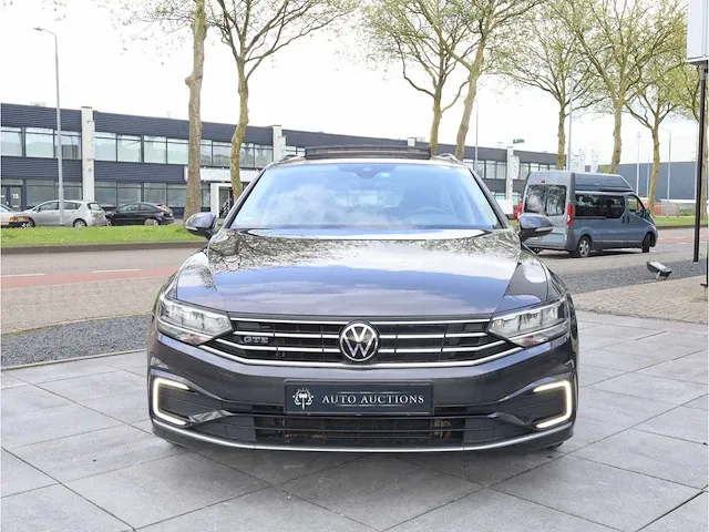 Volkswagen passat variant gte 1.4 tsi phev 218pk automaat 2021 panodak camera massage stoel&stuurverwarming - afbeelding 32 van  33