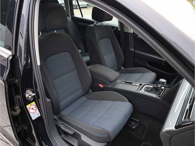 Volkswagen passat variant gte 1.4 tsi phev 218pk automaat 2021 - afbeelding 42 van  43
