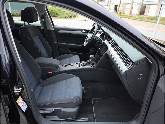 Volkswagen passat variant gte 1.4 tsi phev 218pk automaat 2021 - afbeelding 36 van  43