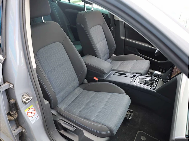 Volkswagen passat variant gte 1.4 tsi phev 218pk automaat 2021 - afbeelding 27 van  37