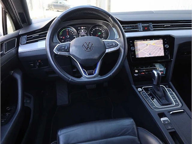 Volkswagen passat variant gte 1.4 tsi phev 218pk automaat 2021 - afbeelding 8 van  37