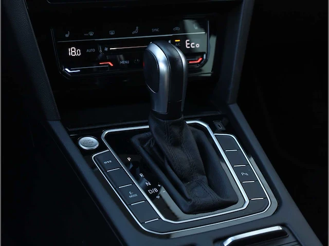 Volkswagen passat variant gte 1.4 tsi phev 218pk automaat 2021 - afbeelding 13 van  37