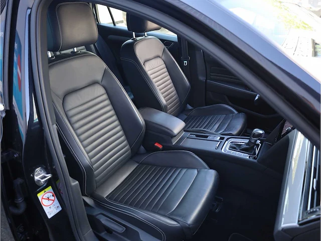 Volkswagen passat variant gte 1.4 tsi phev 218pk automaat 2021 - afbeelding 24 van  37