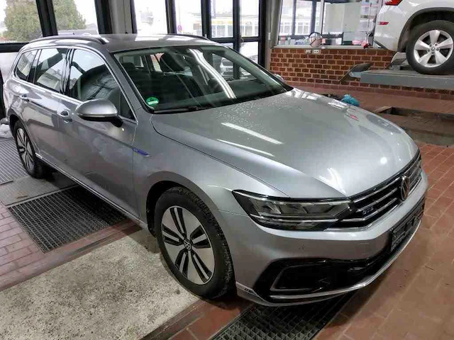Volkswagen passat variant gte 1.4 tsi phev 218pk automaat 2021 - afbeelding 12 van  17