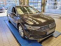Volkswagen passat variant gte 1.4 tsi phev 218pk automaat 2021 - afbeelding 7 van  12