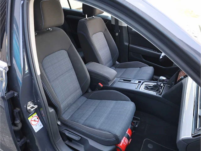 Volkswagen passat variant gte 1.4 tsi phev 218pk automaat 2021 - afbeelding 32 van  39