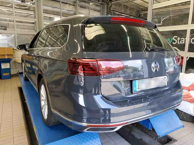 Volkswagen passat variant gte 1.4 tsi phev 218pk automaat 2021 - afbeelding 13 van  19