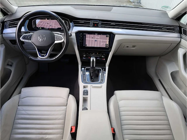 Volkswagen passat variant gte 1.4 tsi phev 218pk automaat 2021 - afbeelding 9 van  49