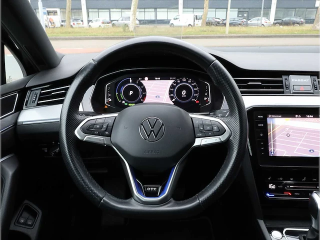 Volkswagen passat variant gte 1.4 tsi phev 218pk automaat 2021 - afbeelding 11 van  48