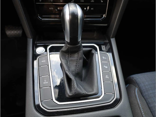 Volkswagen passat variant gte 1.4 tsi phev 218pk automaat 2021 - afbeelding 15 van  48