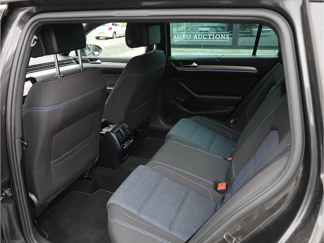 Volkswagen passat variant gte 1.4 tsi phev 218pk automaat 2021 - afbeelding 32 van  48