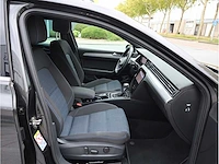 Volkswagen passat variant gte 1.4 tsi phev 218pk automaat 2021 - afbeelding 33 van  48