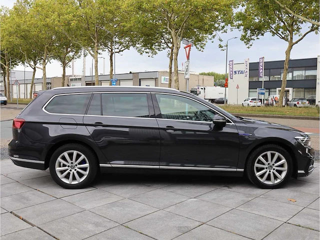 Volkswagen passat variant gte 1.4 tsi phev 218pk automaat 2021 - afbeelding 46 van  48